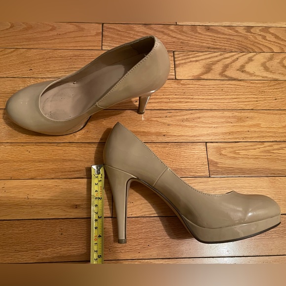 Nude high heels - Picture 3 of 4